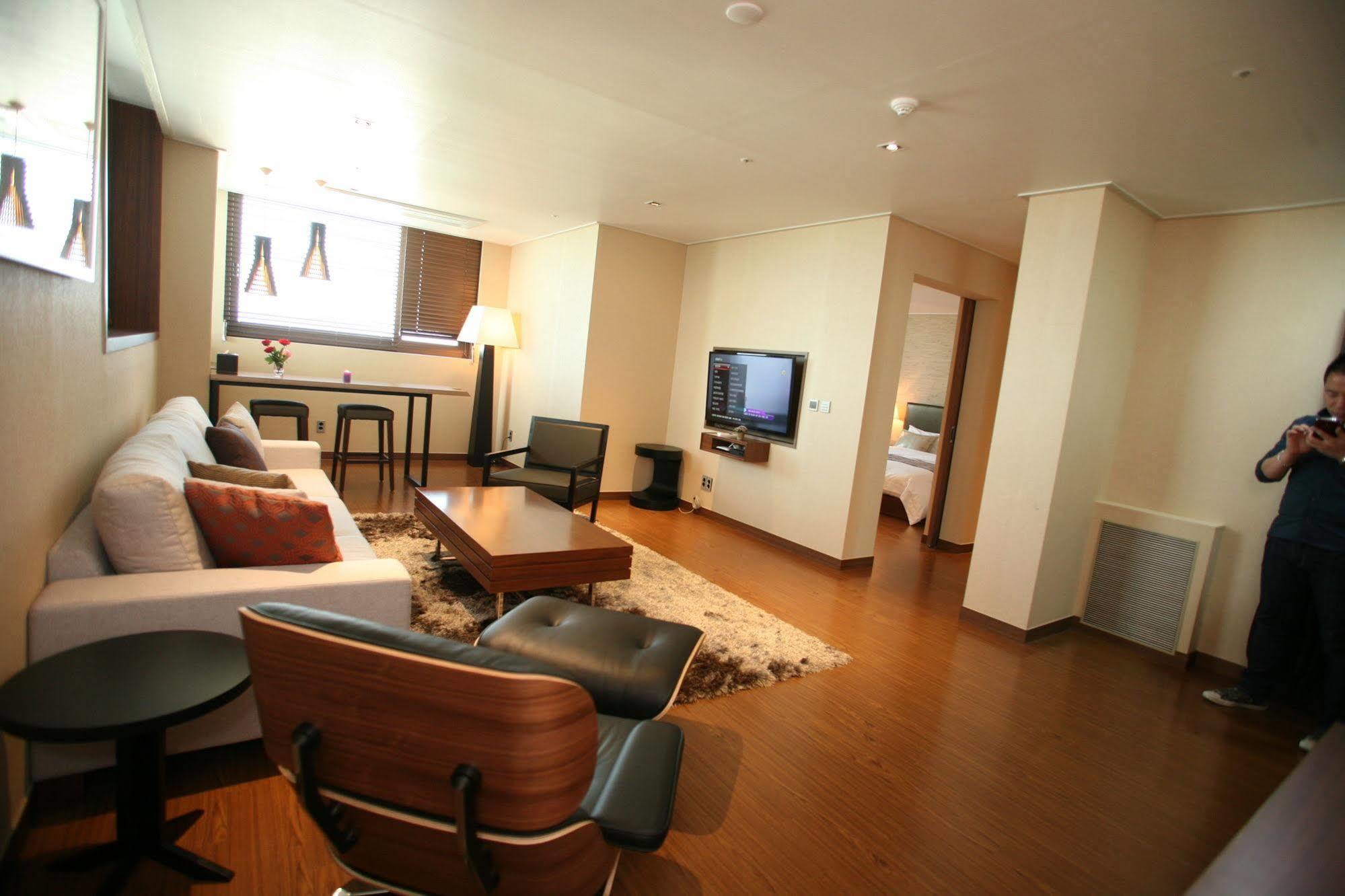 Hyunjin Tourist Hotel Donghae Exterior photo