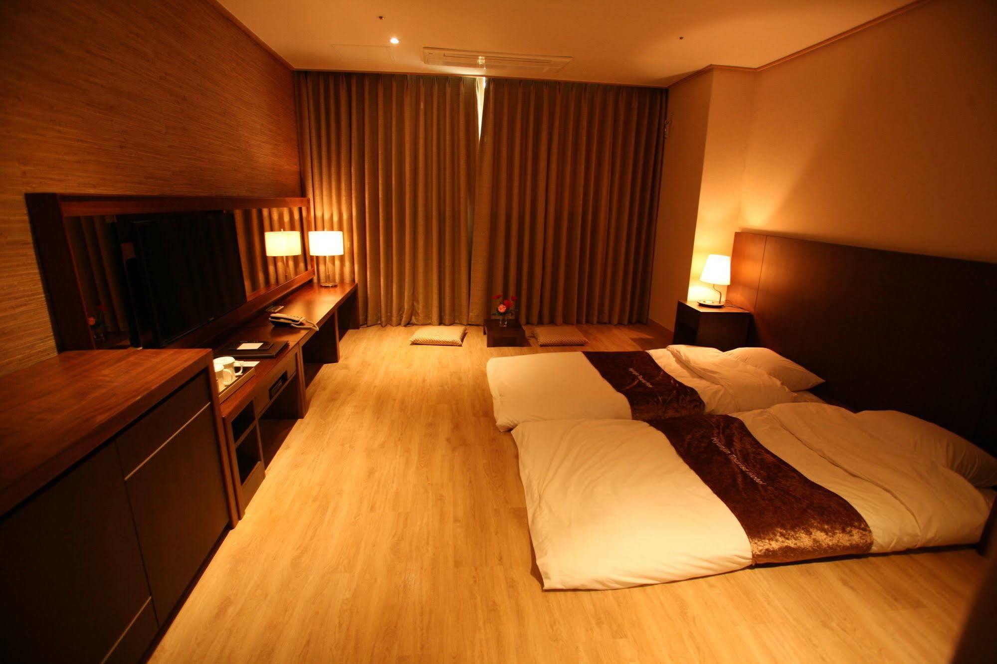 Hyunjin Tourist Hotel Donghae Exterior photo